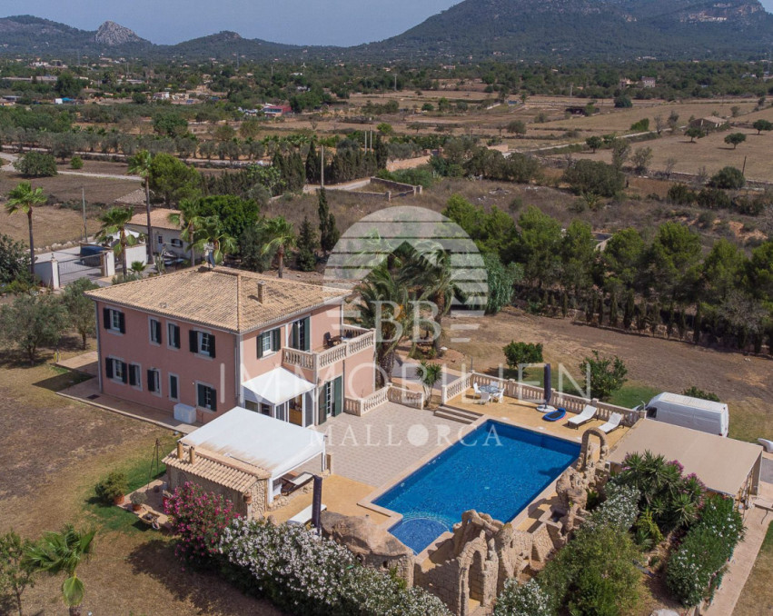 BEAUTIFUL FINCA WITH LARGE POOL AREA AND GUEST HOUSE