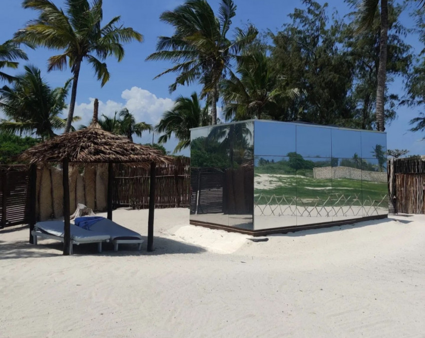 Fantastic Glass Beach House on a private Beach